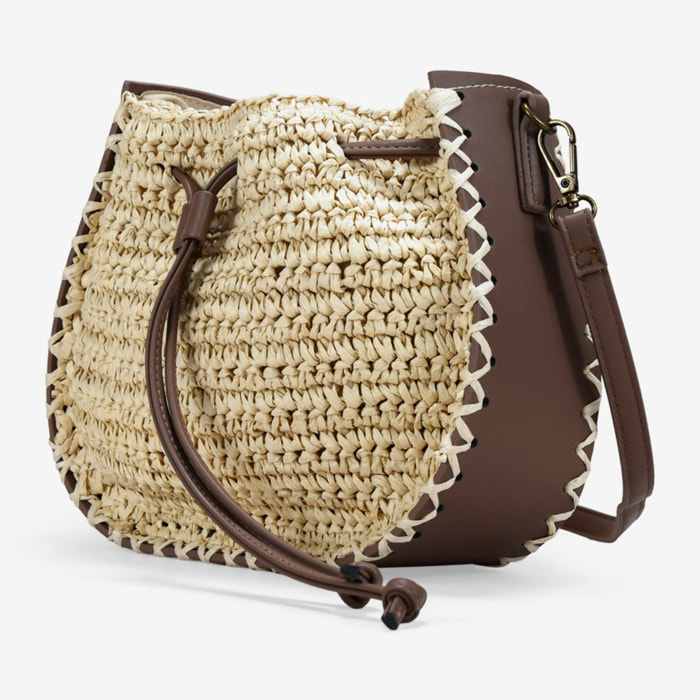Bolso bandolera beige en rafia