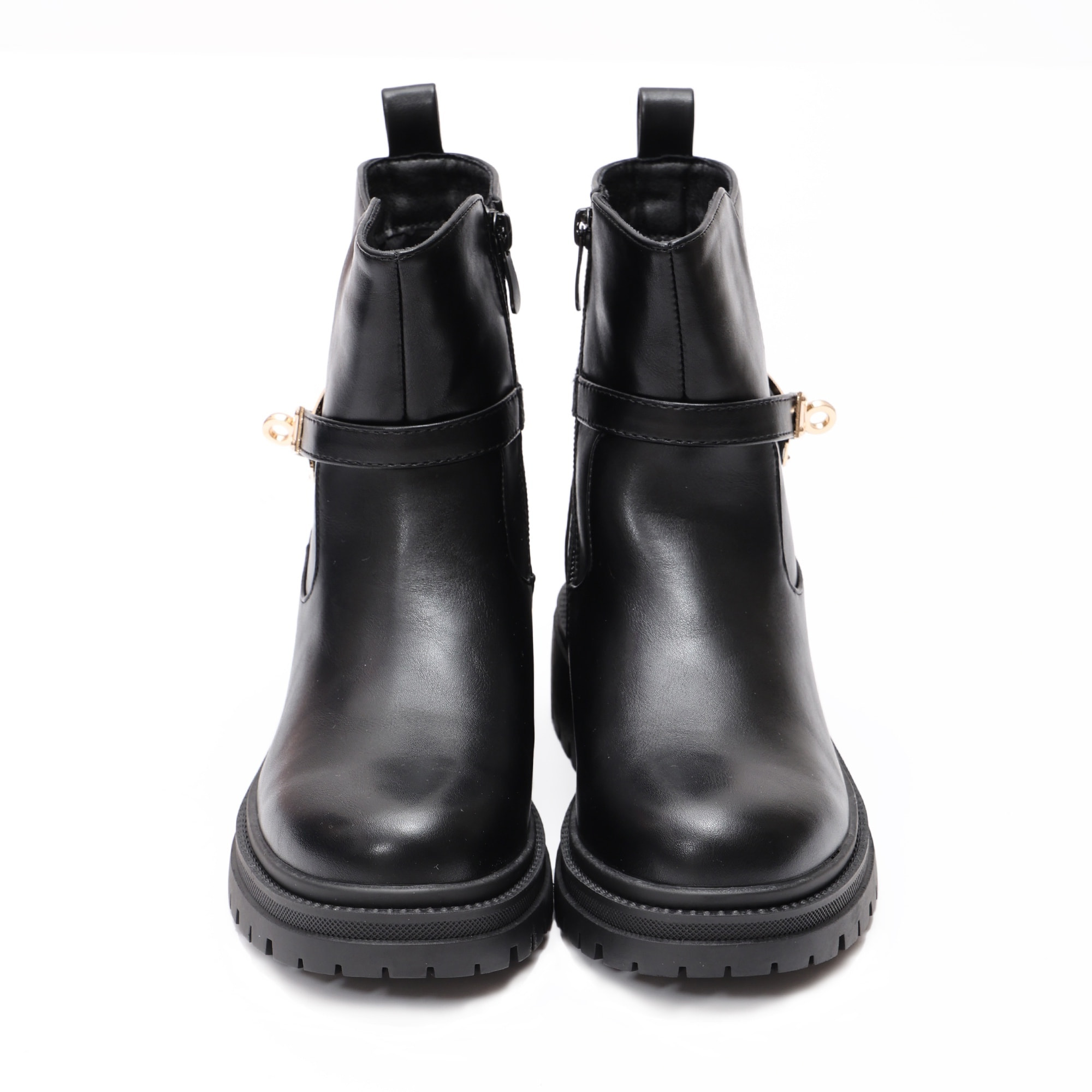 Stivaletti in simil pelle con fibbia dorata