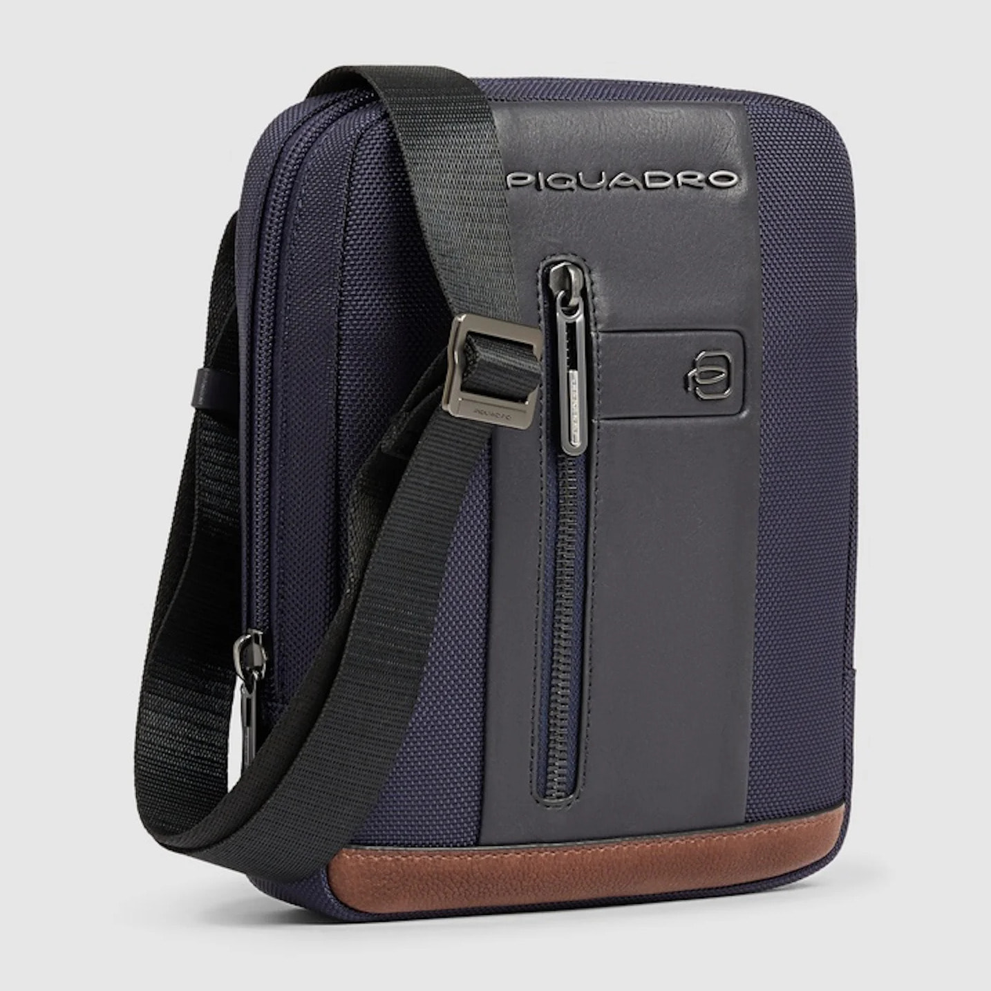 Piquadro Borsello porta iPad®mini in tessuto riciclato e pelle con tasca per AirPods®