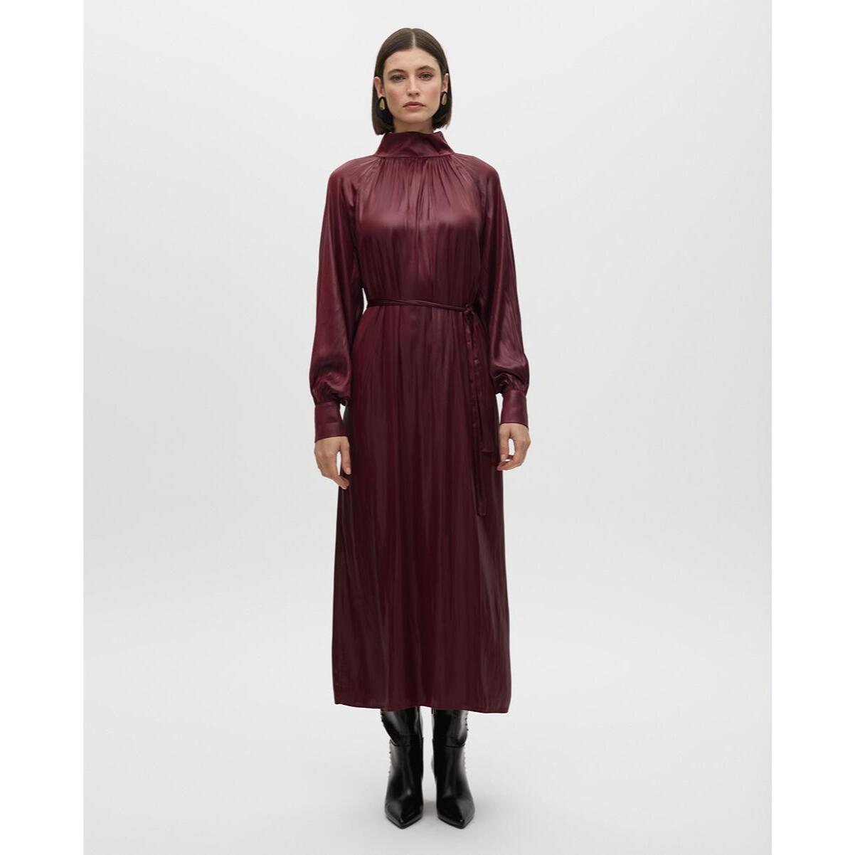 Vestito collo alto con cintura effetto cerato