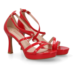 Sandalia tacón fino tiras onduladas para mujer.