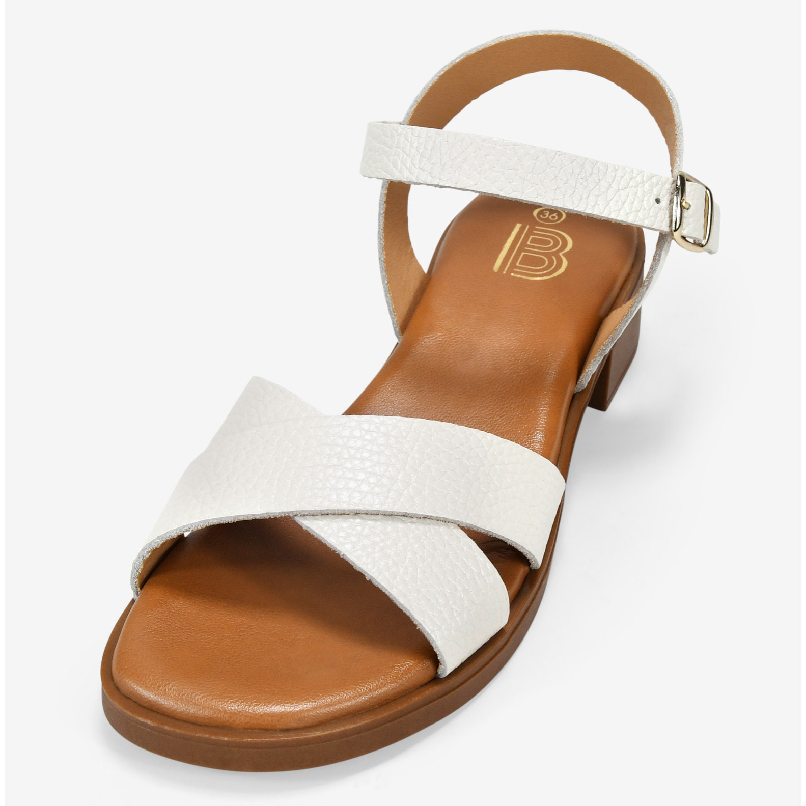 Sandalias beige de piel con tacón y hebilla