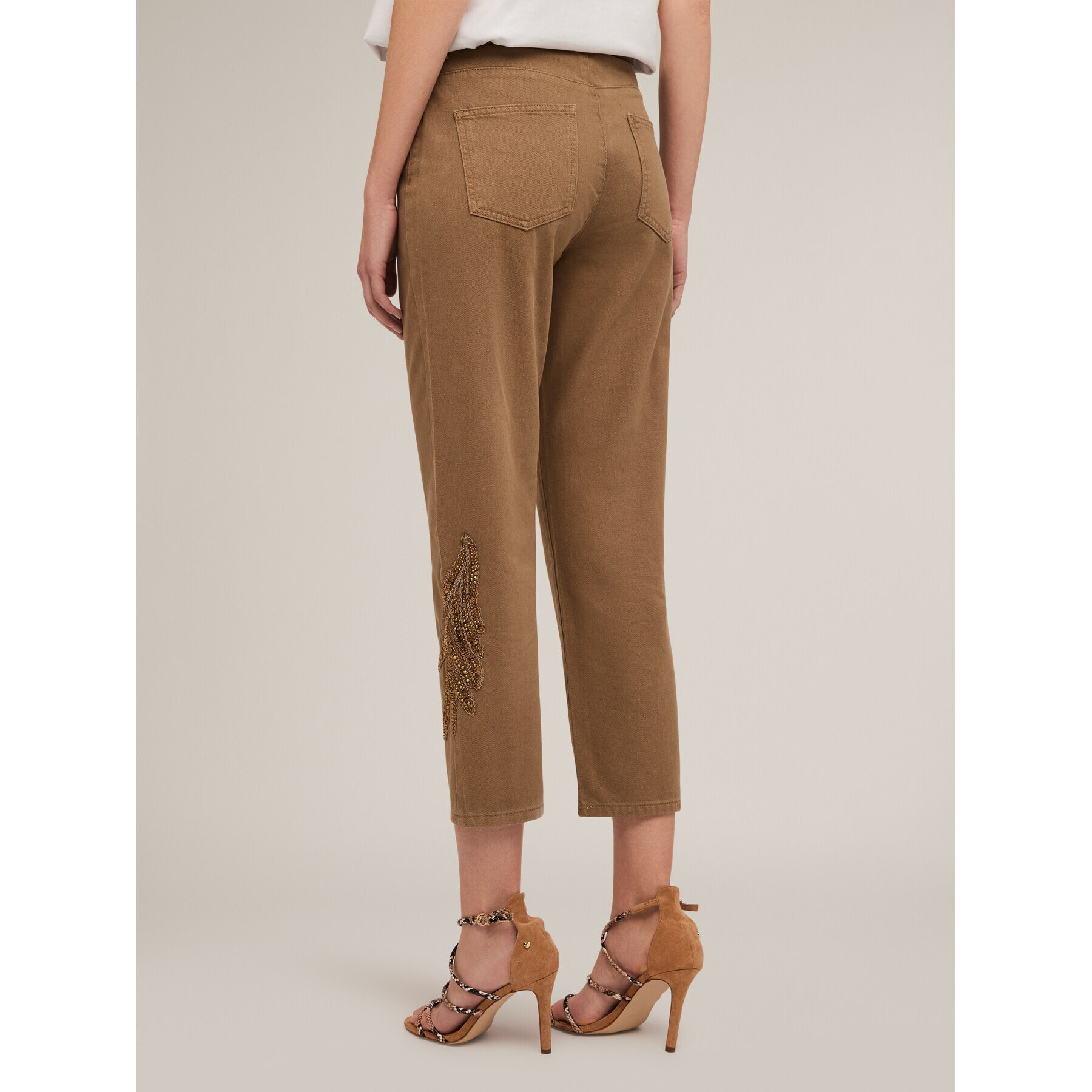 Motivi - Pantalón chino con parche bordado - Verde militare