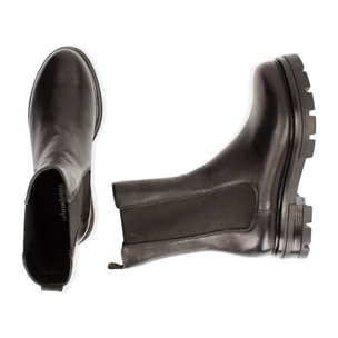 Botas Chelsea de piel negra, tacón 4 cm.