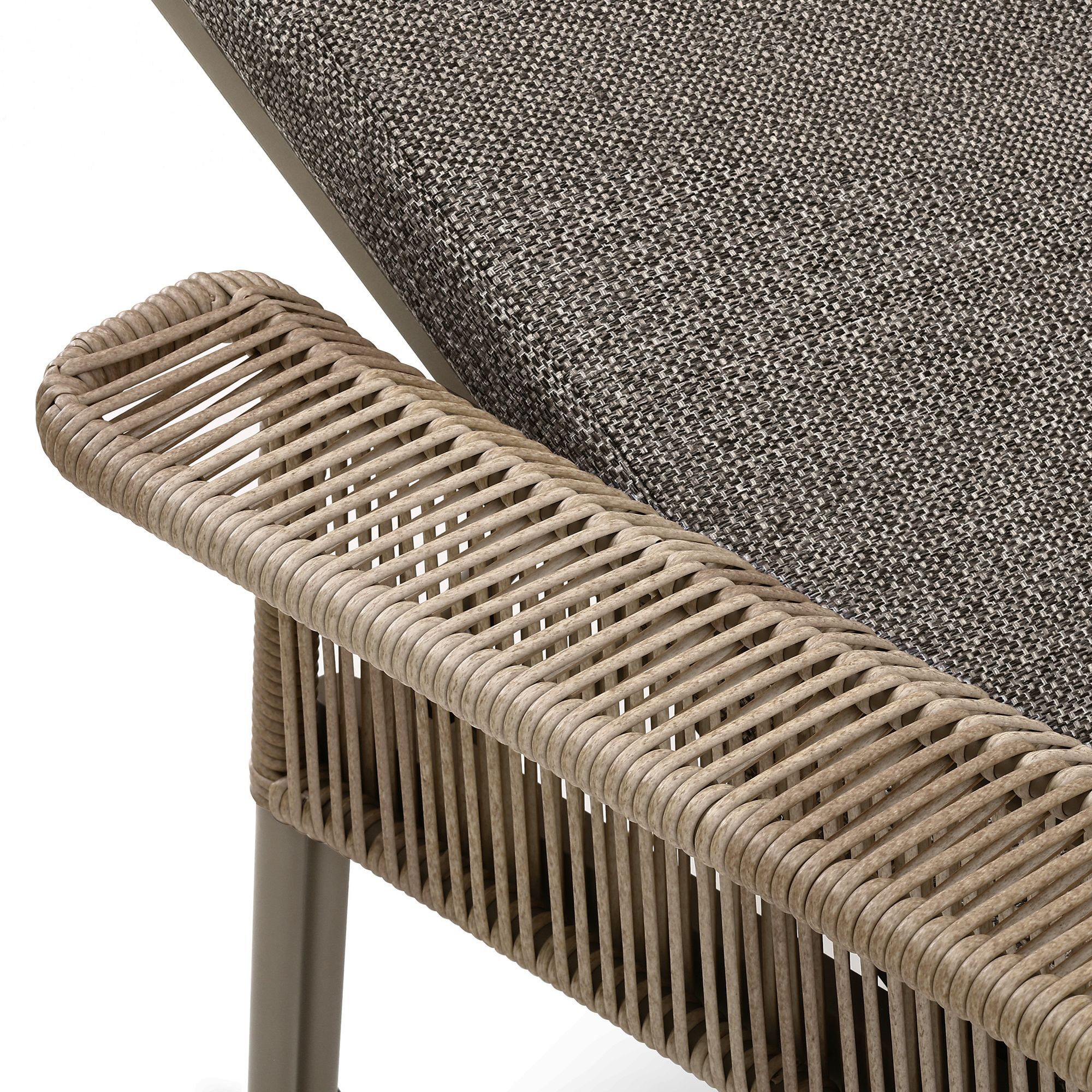 Lot de 2 chaises longues en aluminium et tissu moka MADRAGUE