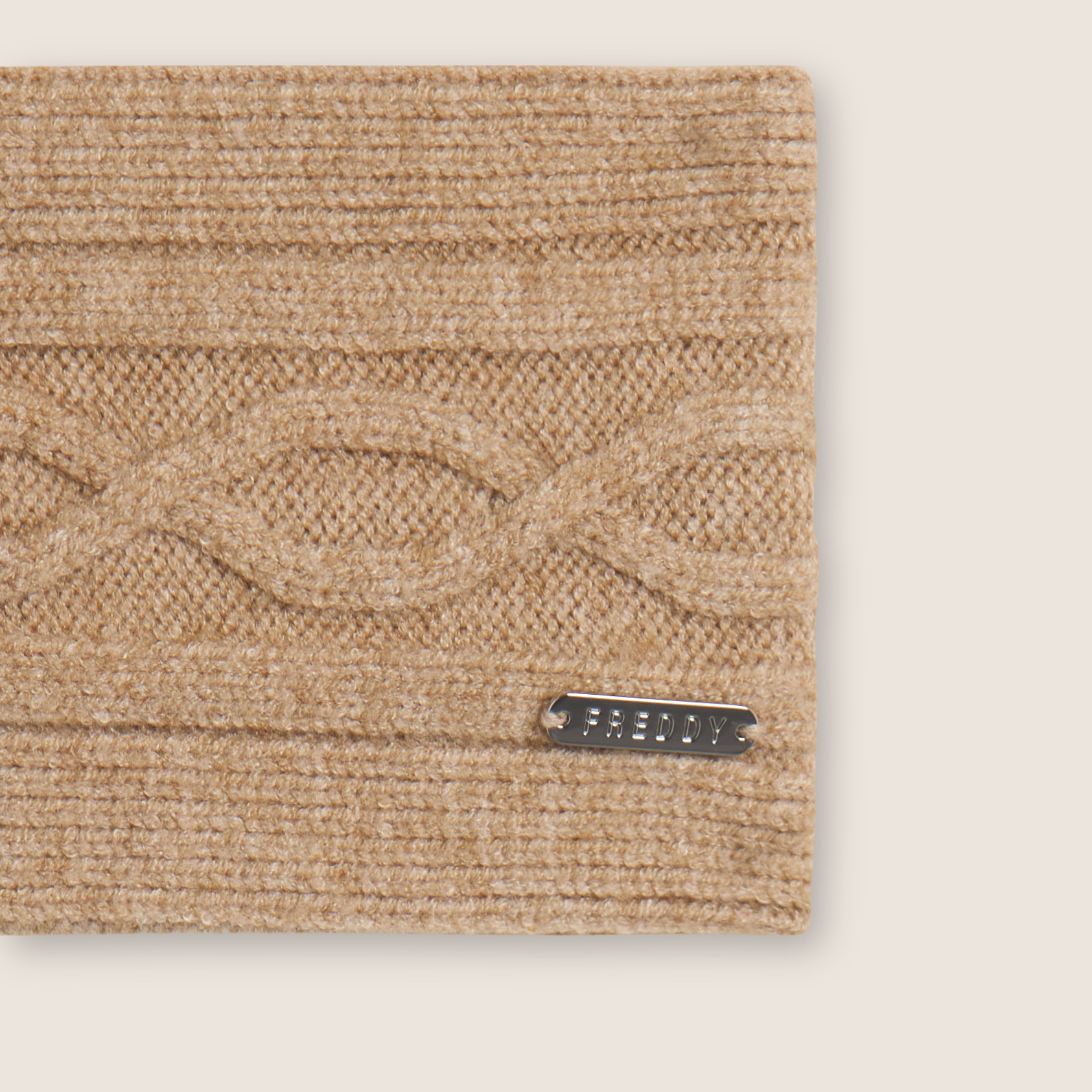 Fascia per capelli invernale con lavorazione a treccia