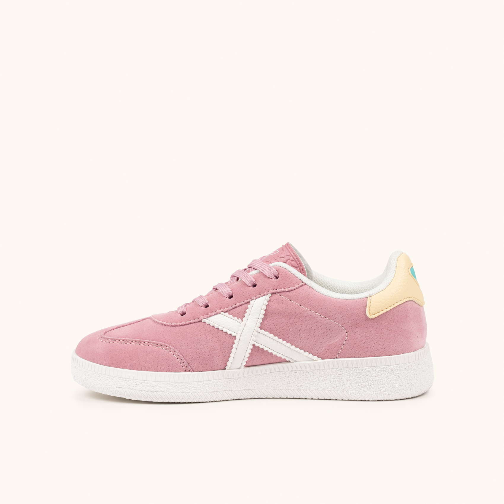 Zapatillas Infantiles Rosa Pastel con Cordones y Detalles en Crema MUNICH MINI BARRU 18
