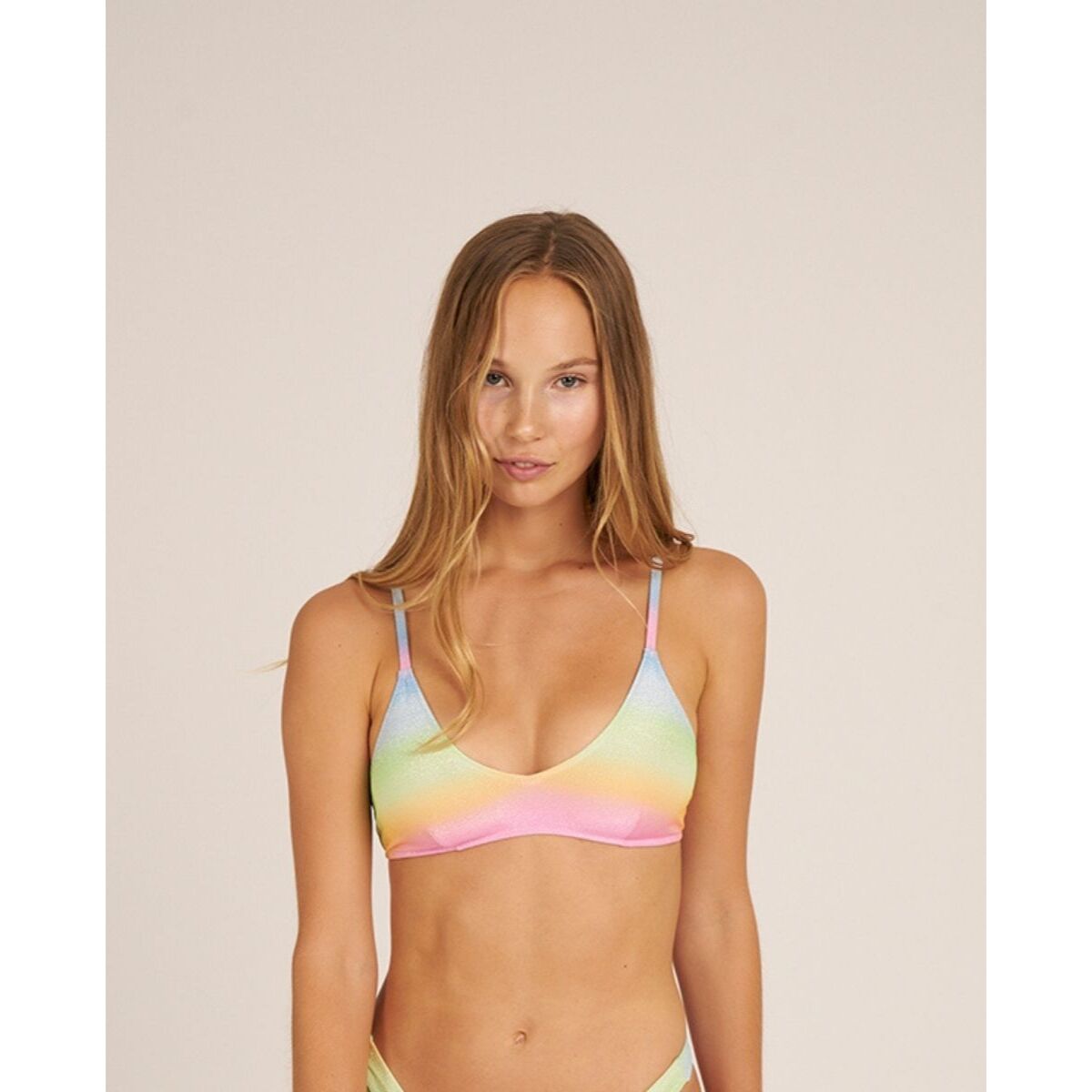 Top de bikini cerrado en tejido de lurex