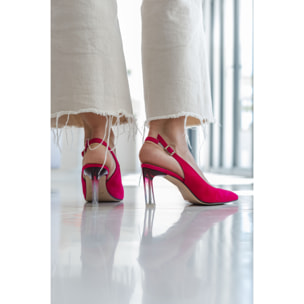 Salón en color fucsia con tacón en metacrilato combi. Tacón 7 cm