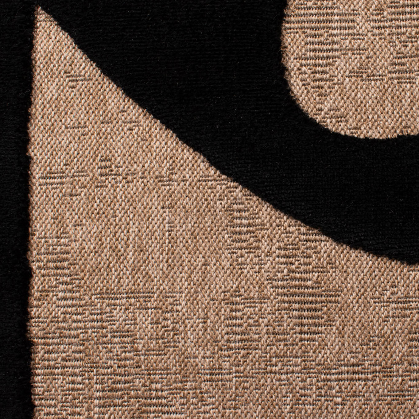 PALMA - Tapis aspect jute à motif abstrait en relief - Noir