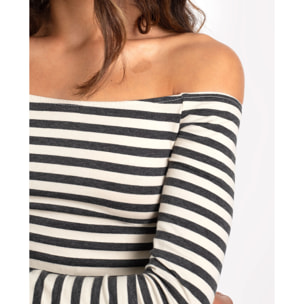 Camiseta mujer de rayas y escote bardot