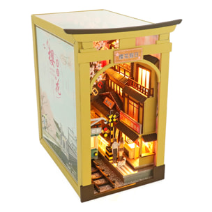 Vacanze a Sakura. Book Nook realistico con grande dettaglio, copertura e luci led.