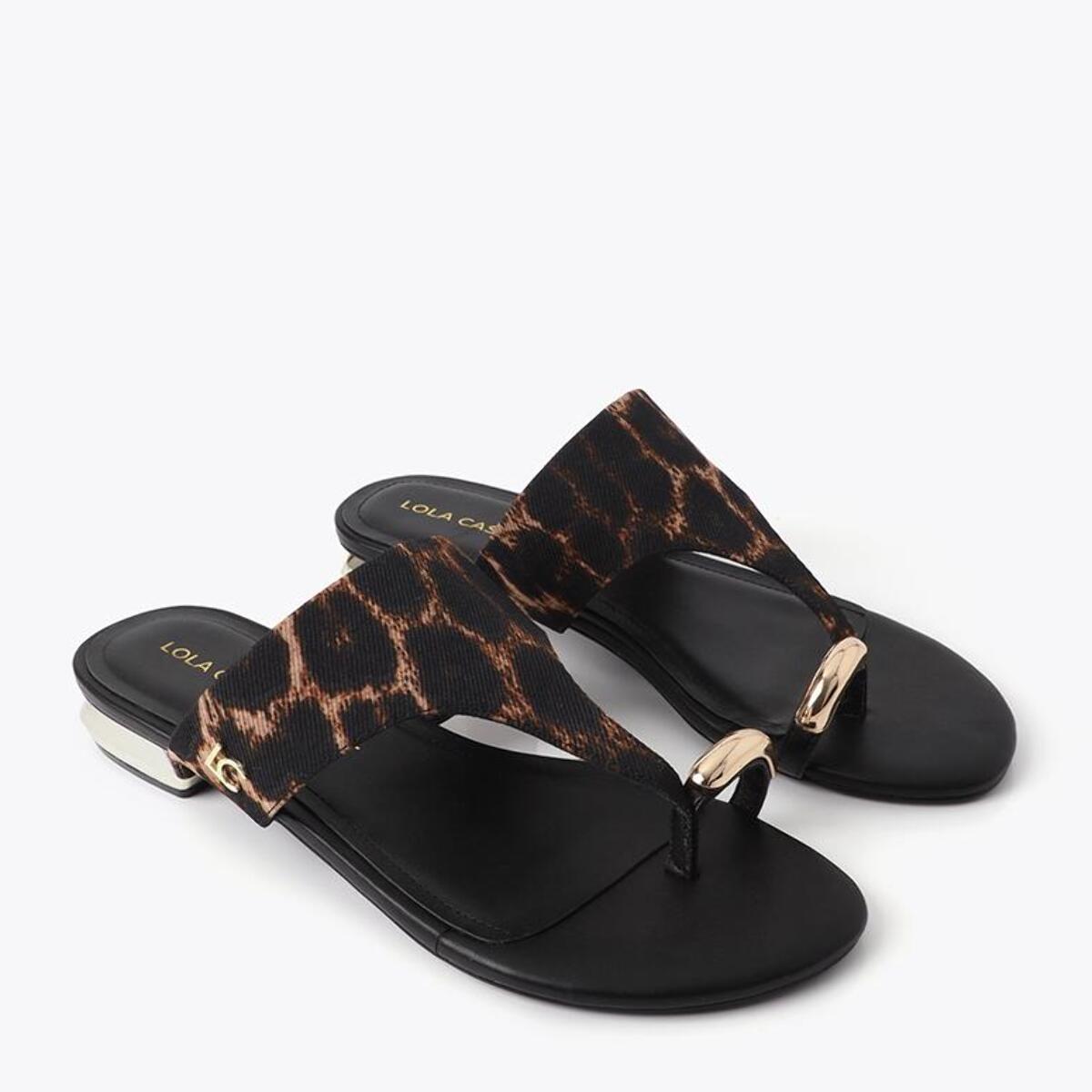 Sandalo basso con stampa animalier e applicazione metallica sulla punta