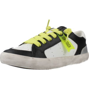 Zapatillas Niña de la marca GEOX  modelo J GISLI GIRL NEGRO