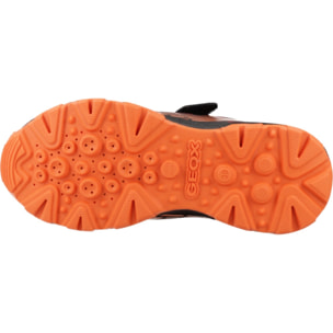 Zapatillas Niño de la marca GEOX  modelo J MAGNETAR BOY B ABX NARANJA