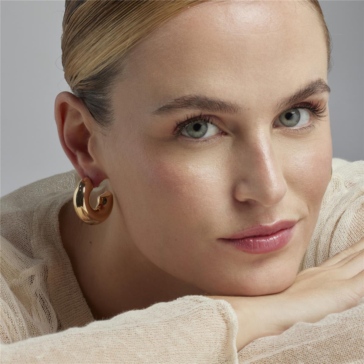 Pendientes Lux by Lux acabadoss en oro amarillo de 18k