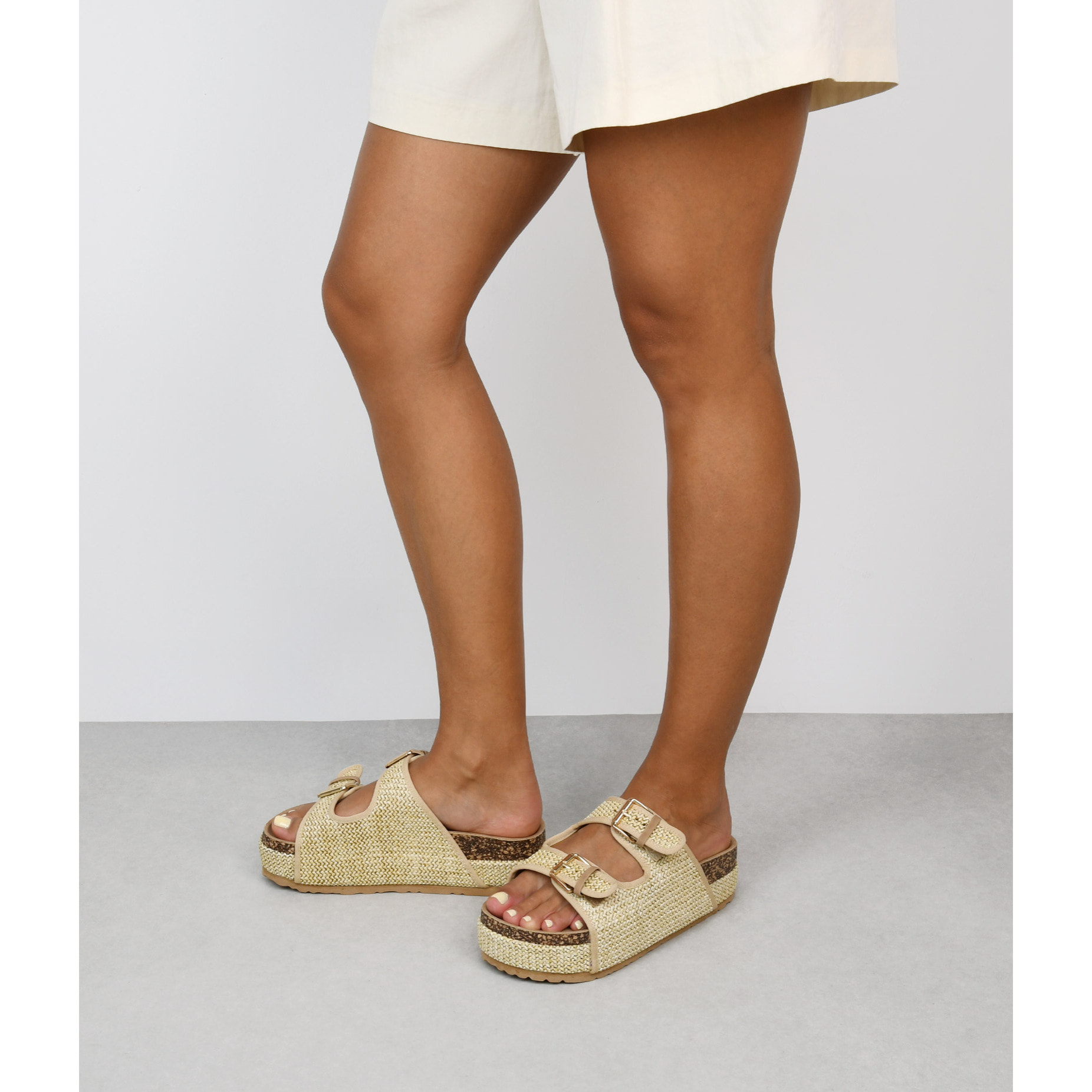 Sandalias esparto beige con plataforma y hebillas