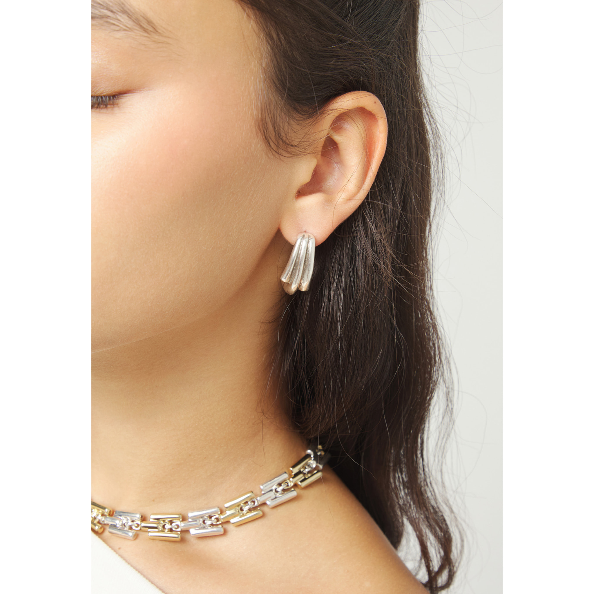 Pendiente RAÍCES PLATEADO U