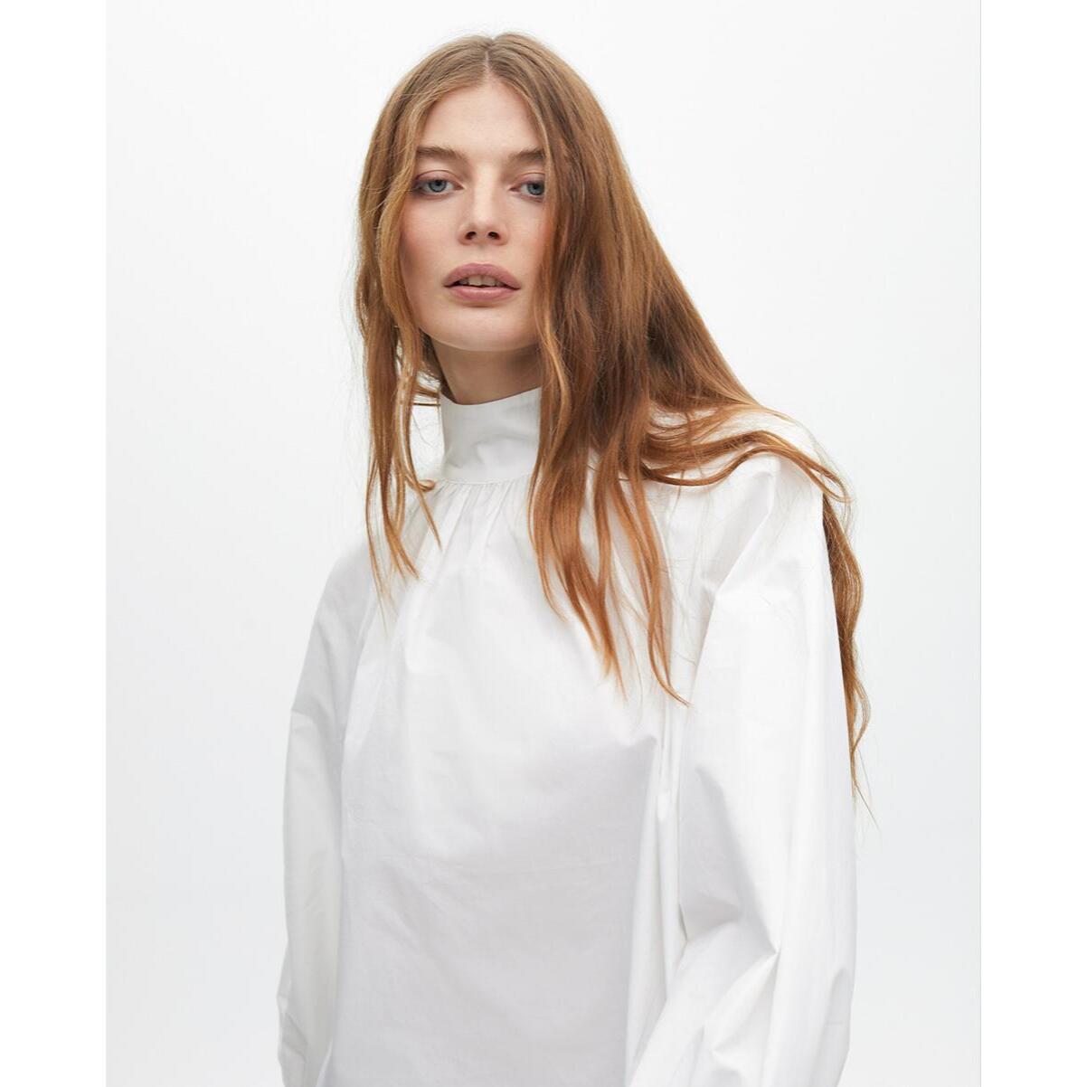 Camicia in popeline con fiocco e maniche a sbuffo