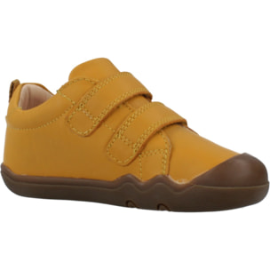 Zapatos Niño de la marca GEOX  modelo B TUTIM AMARILLO