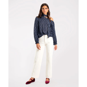 Blusa asimétrica con manga larga