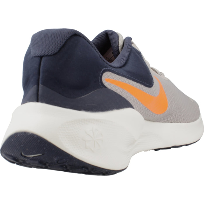 SNEAKERS NIKE REVOLUTION 7