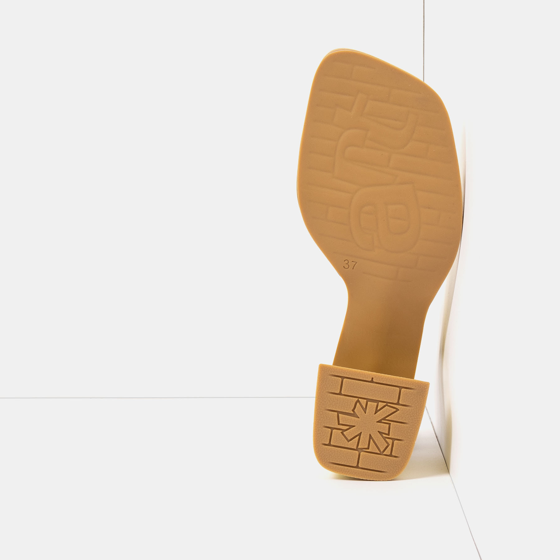 Zapatos 1704 NAPPA SHINNY CREAM / VERONA color Cream