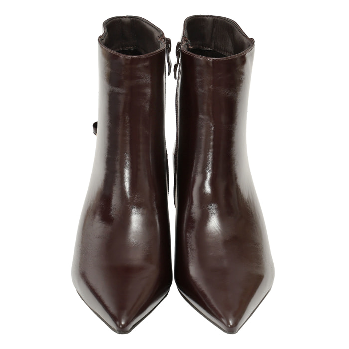 Tronchetto in simil pelle con tacco basso