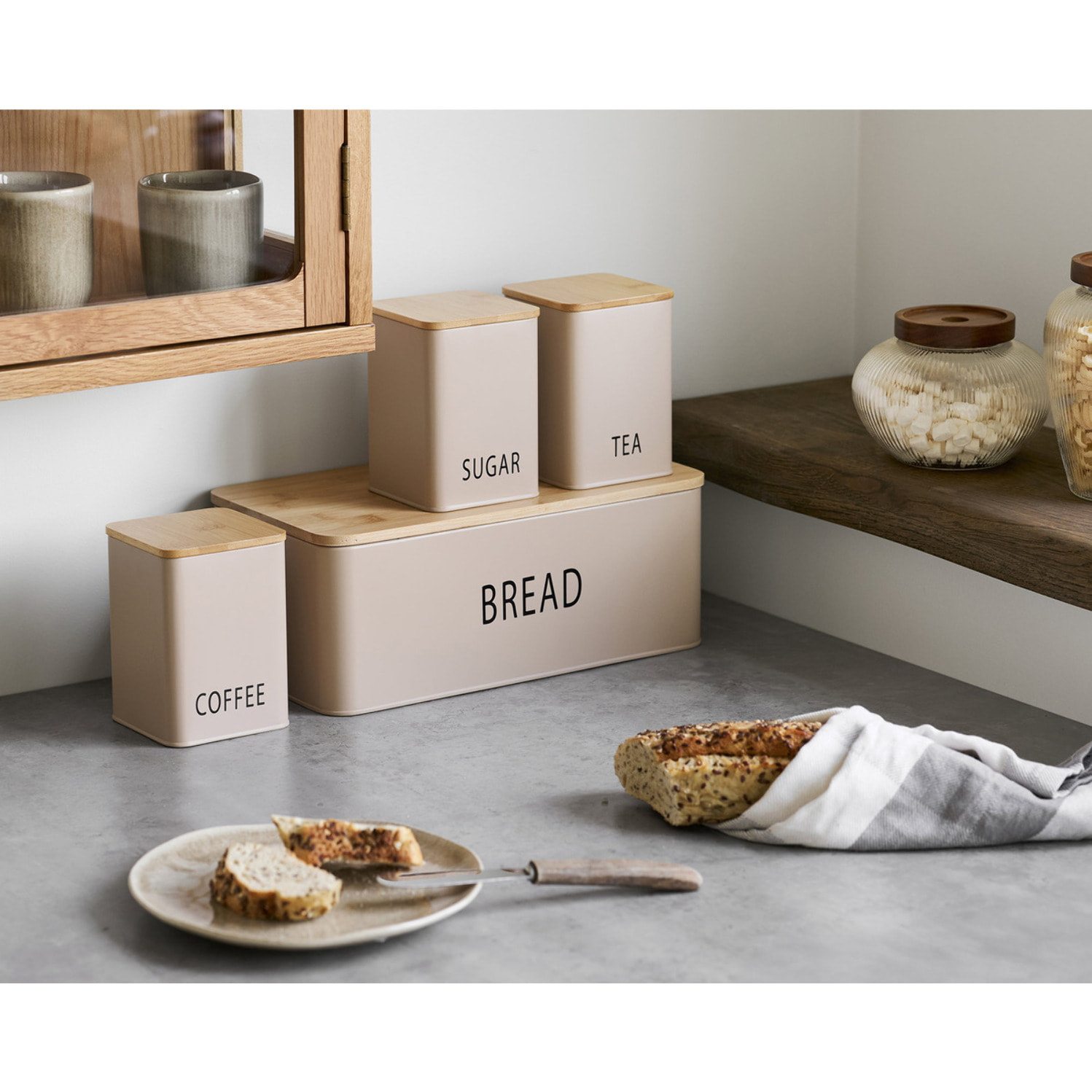 Set cucina Tula: panettiera e 3 contenitori in metallo beige e bambù