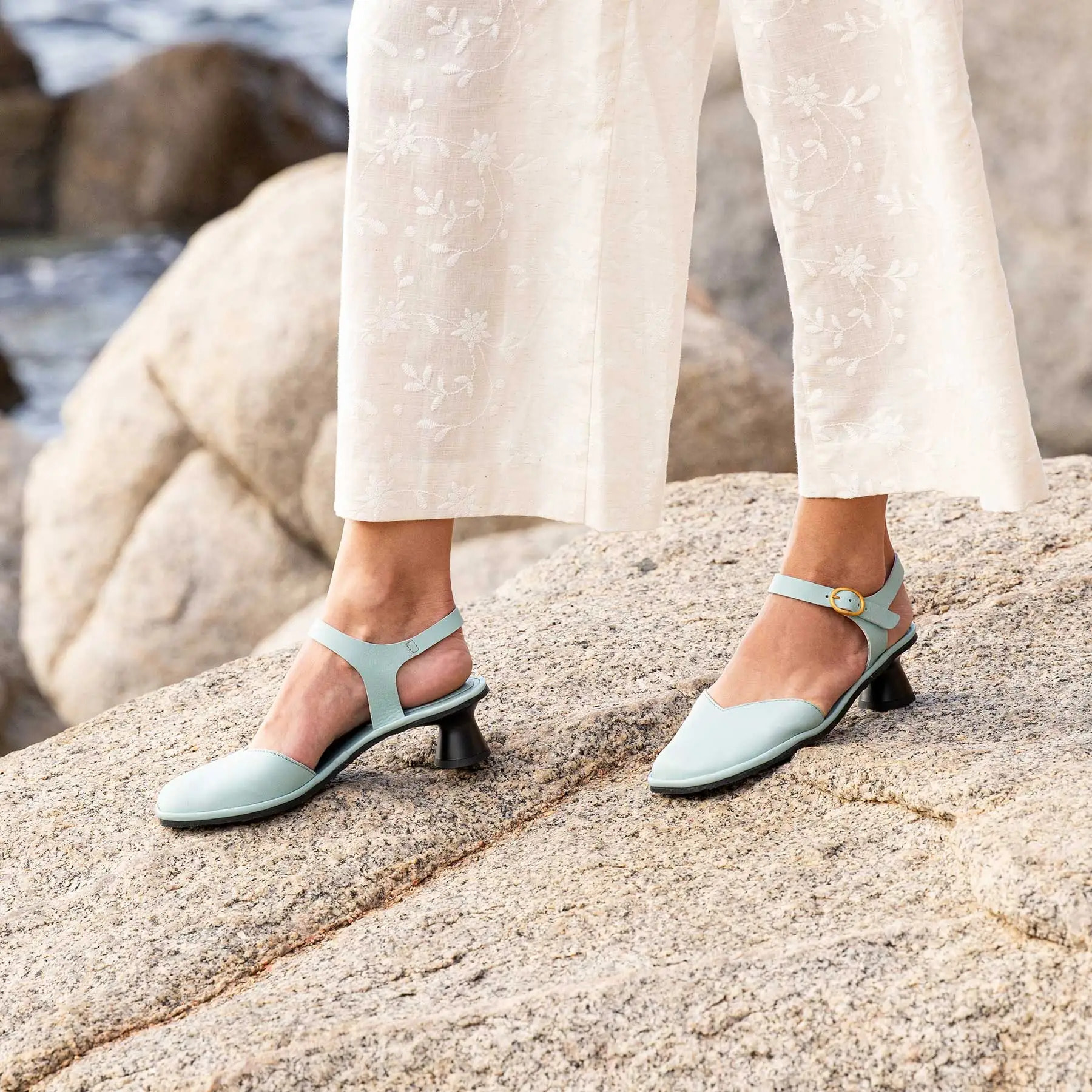 Sandalias con tacón N884 SOFT NAPPA BLACK/ FLORA color Black