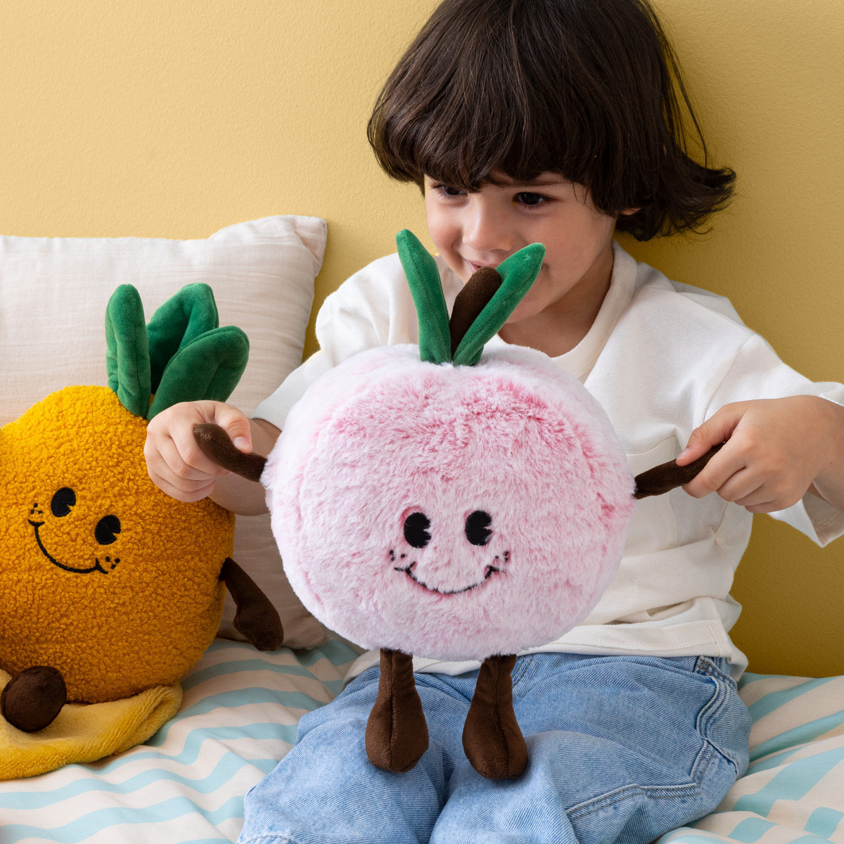 Peluche pêche Peachy H.20cm