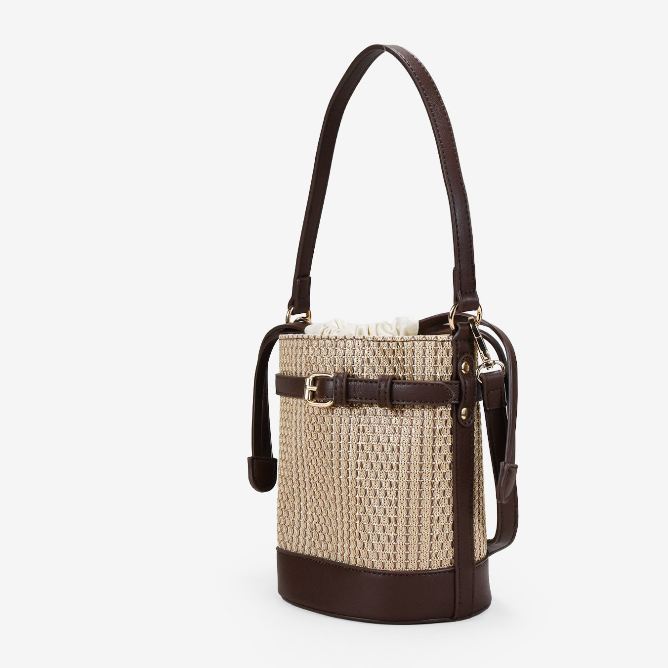 Bolso cubo marrón con cinturón y hebilla
