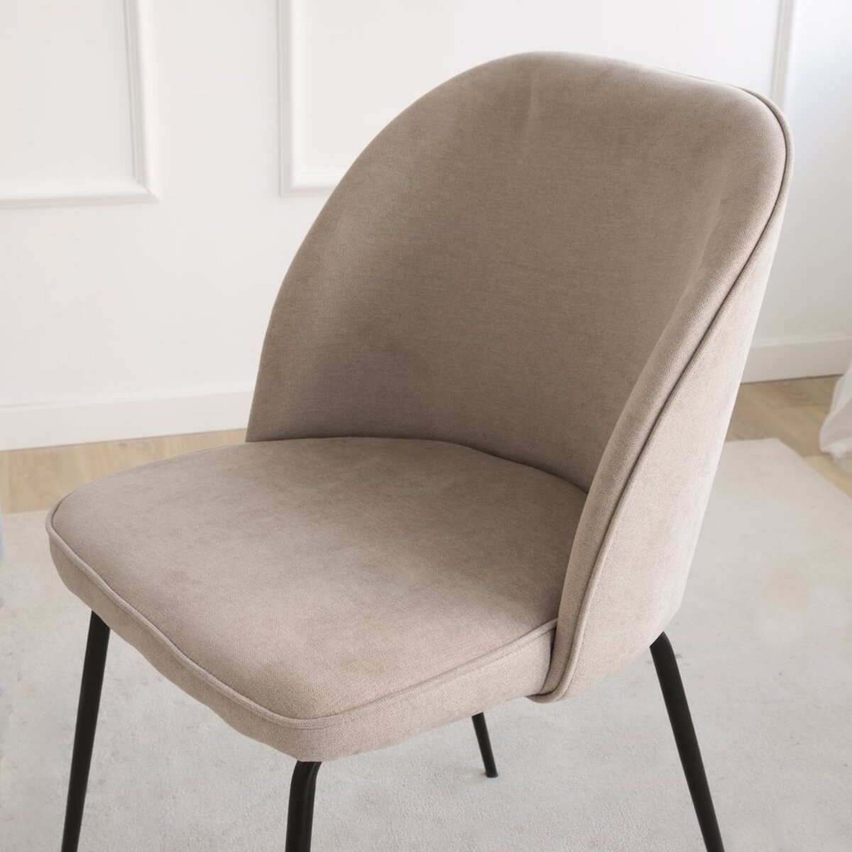 Chaise rembourrée Leivar -tissu. pieds métalliques-couleur beige 48 x 86 x 54 cm