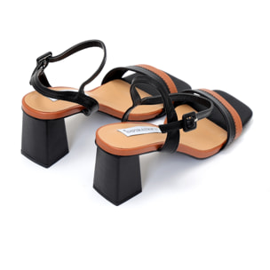 Sandali in simil pelle con tacco quadrato e fascia bicolore