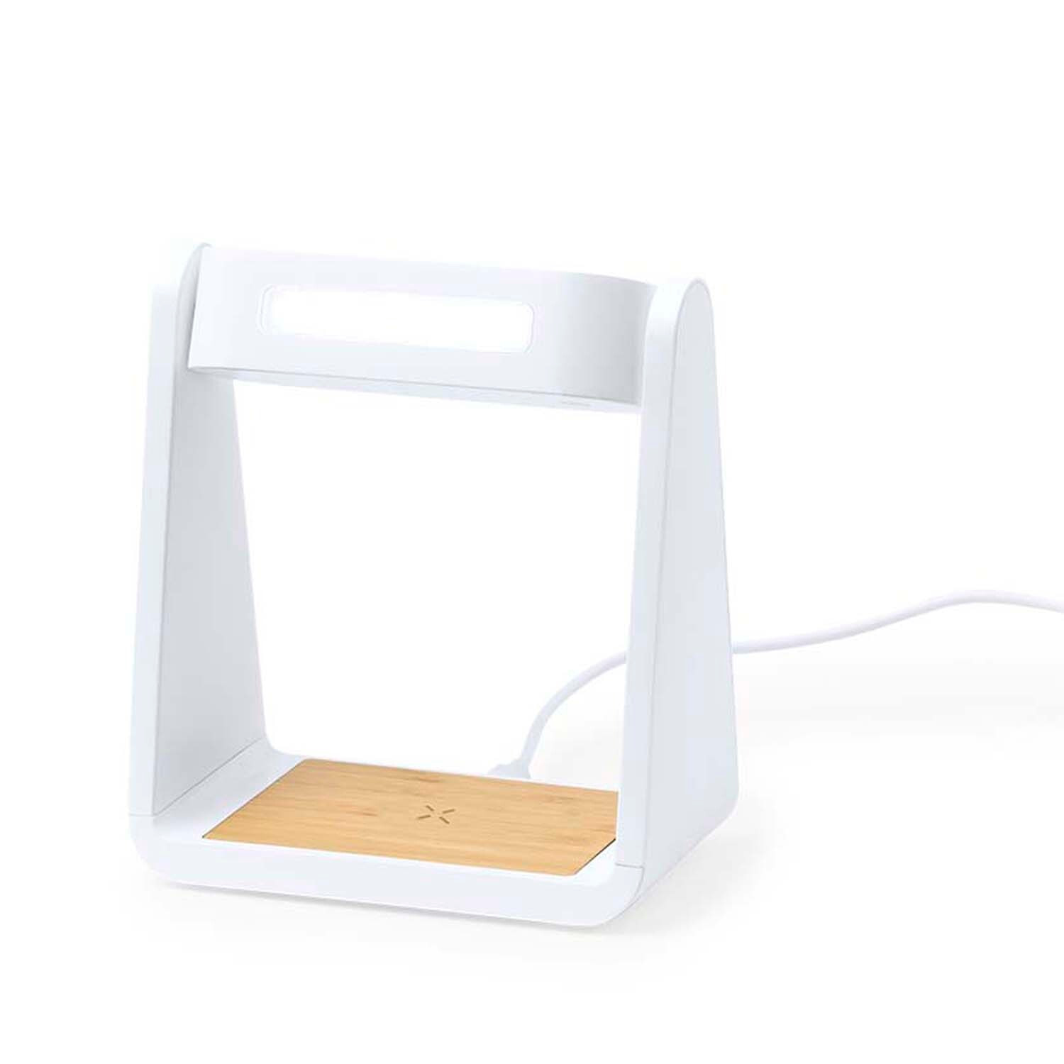 Orologio multifunzione Darret con schermo retroilluminato, funzione lampada e caricatore wireless integrato da 10W.