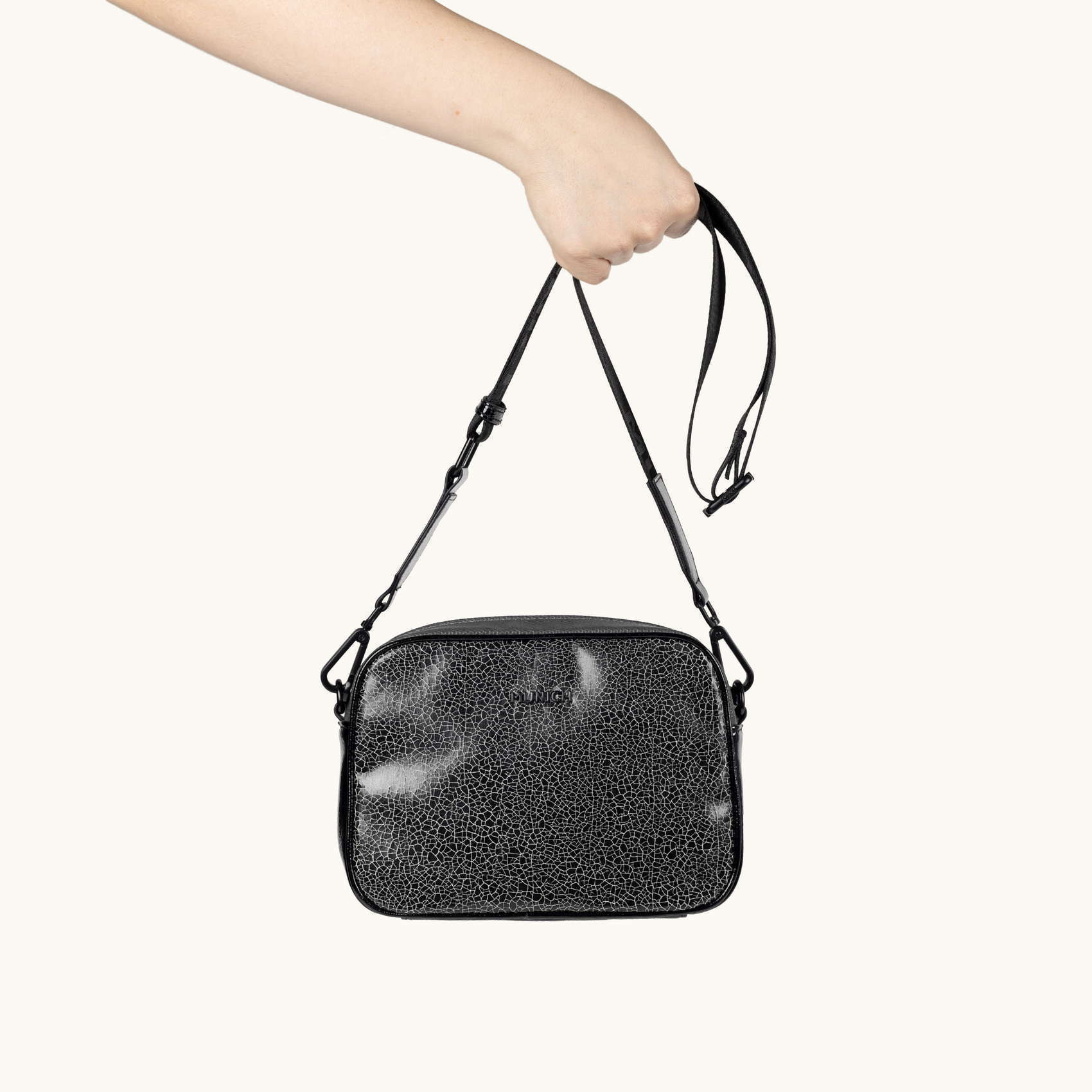 BLOCK FUN FW25 CROSSBODY CAMERA C/BLACK