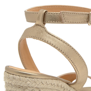 Sandalias de cuña de mujer Blair en piel metalizada con cierre de pulsera