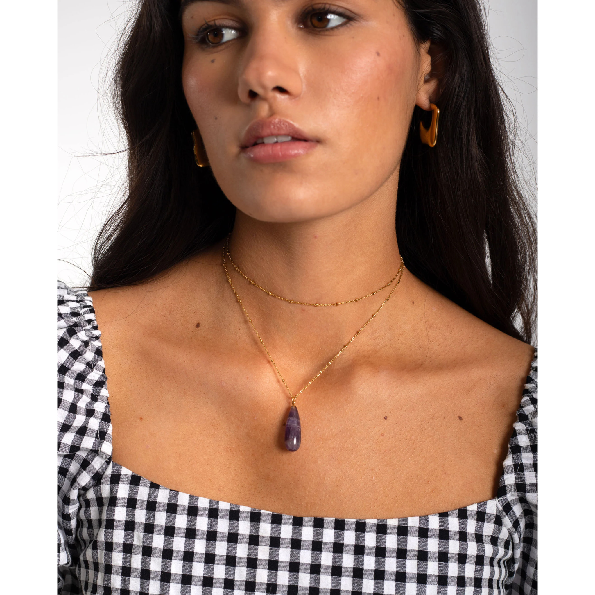 Collar dorado de mujer