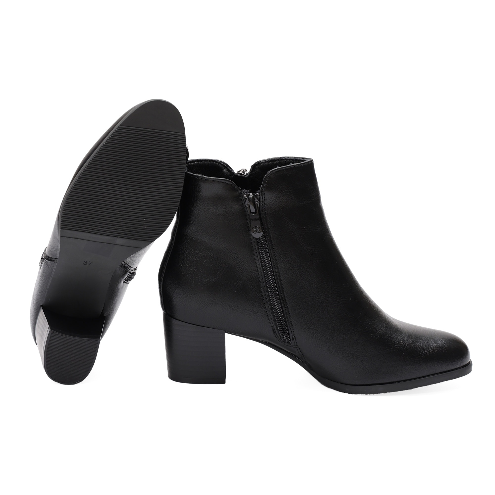 Stivaletto in simil pelle con tacco e cintura laterale