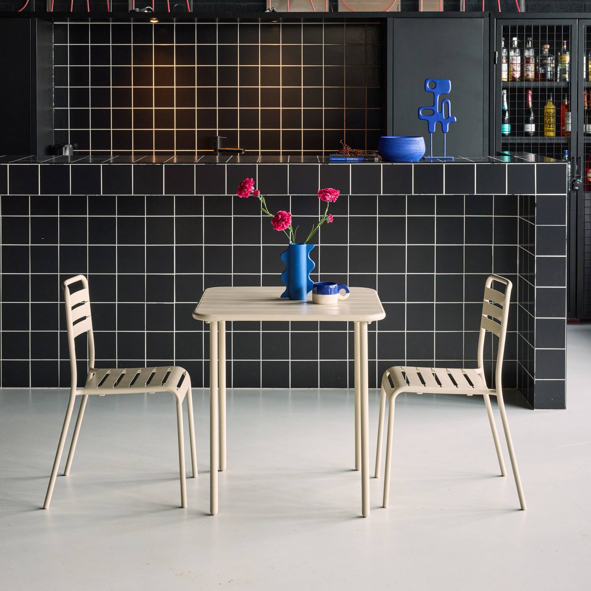 Table de jardin métal + 2 assises AMÉLIA