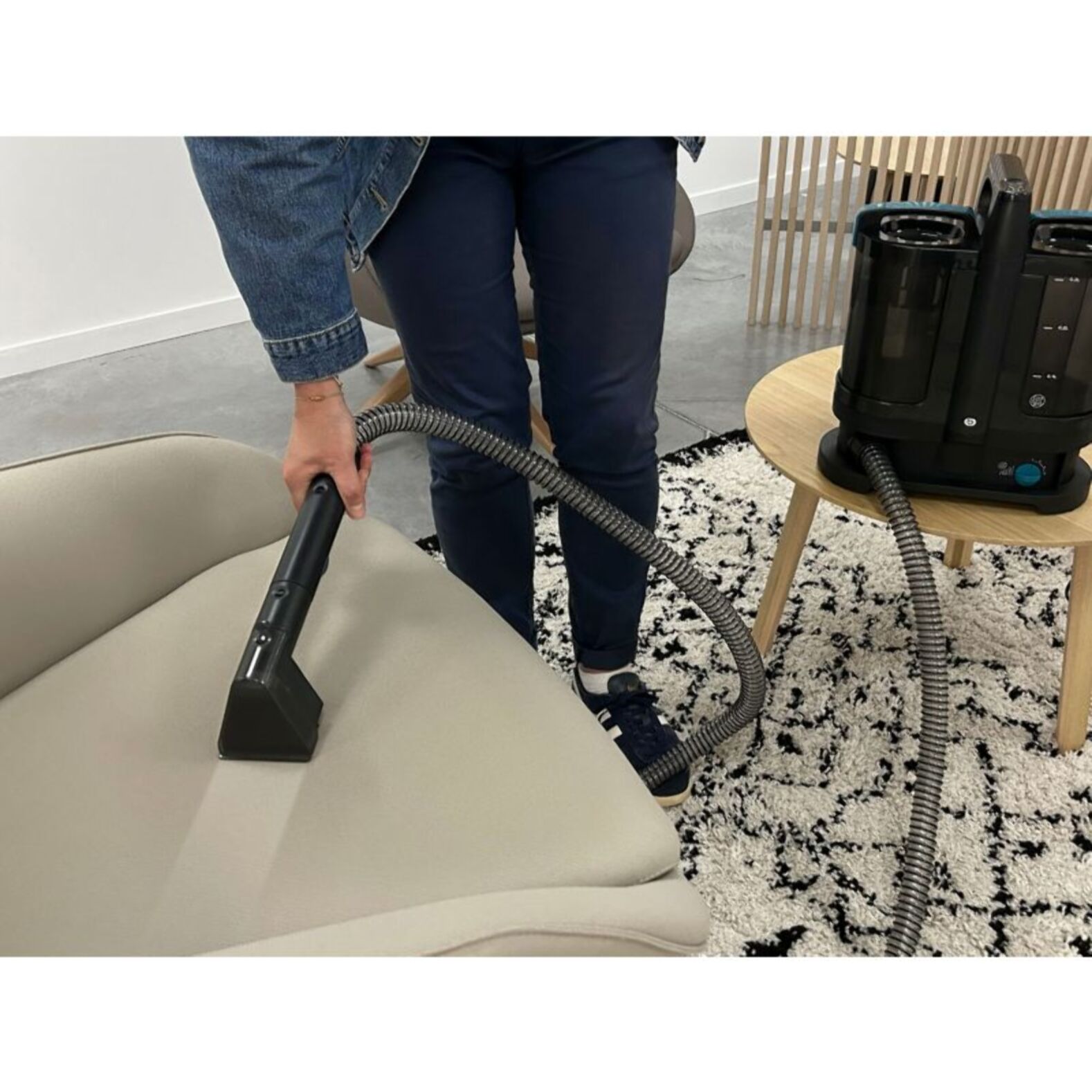 Nettoyeur détacheur ESSENTIELB EAD1