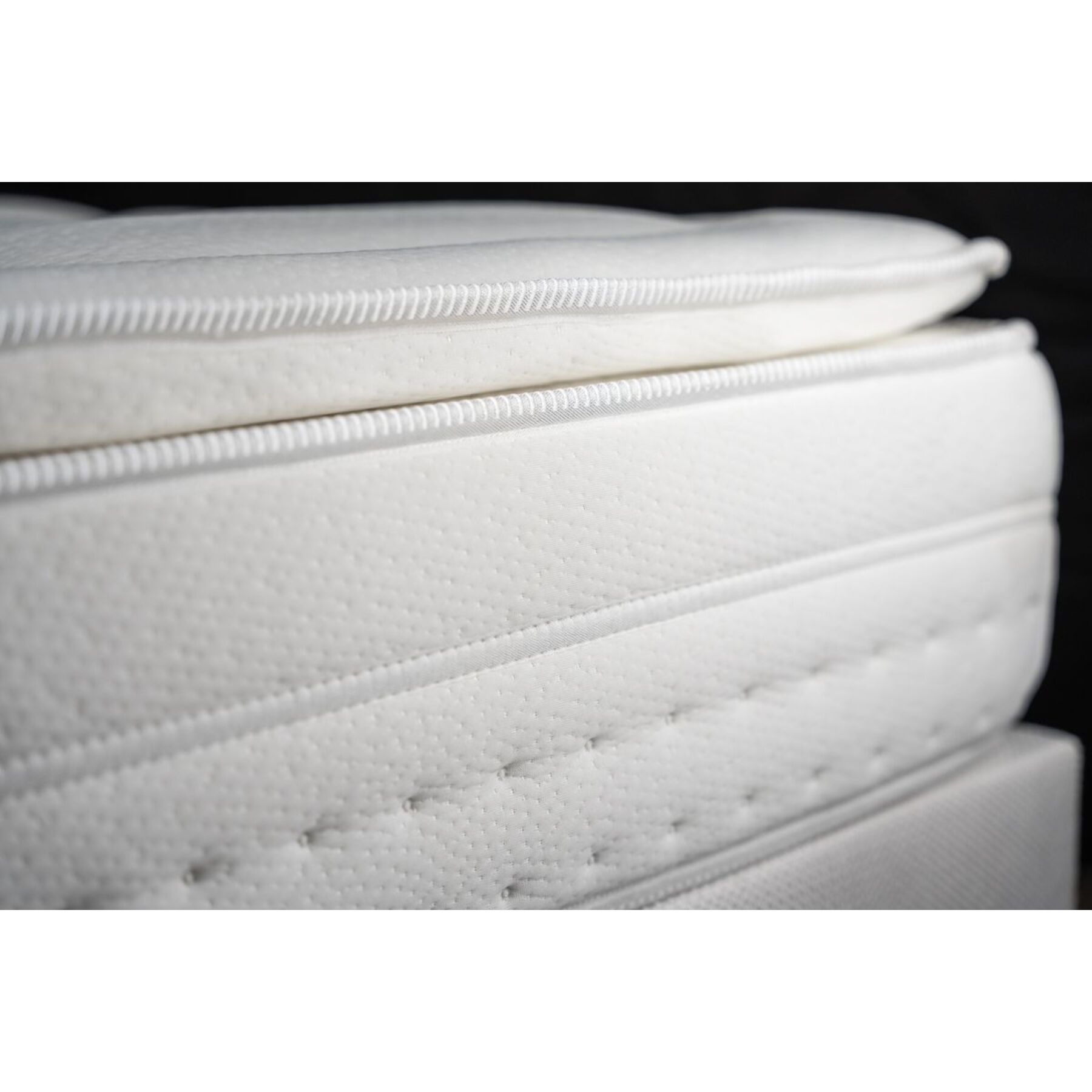 Matelas Vingt-Huit PLUS - 28cm - Ressorts ensachés et mémoire de forme - Enveloppant avec Surmatelas intégré - Soutien Ferme