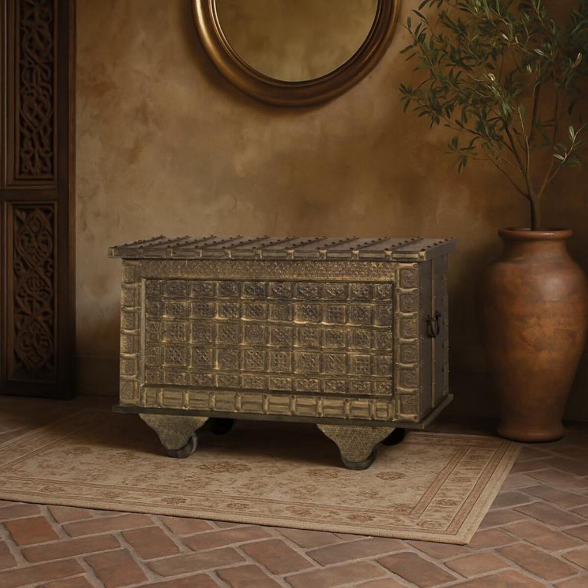 Coffre en bois de manguier 116 cm style vintage artisanal
