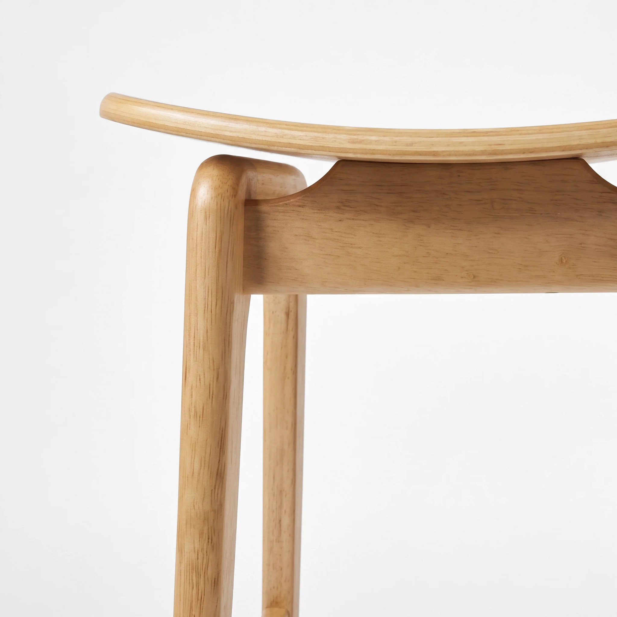 Lot de 2 tabourets pour îlot central 63 cm en bois clair - Jude