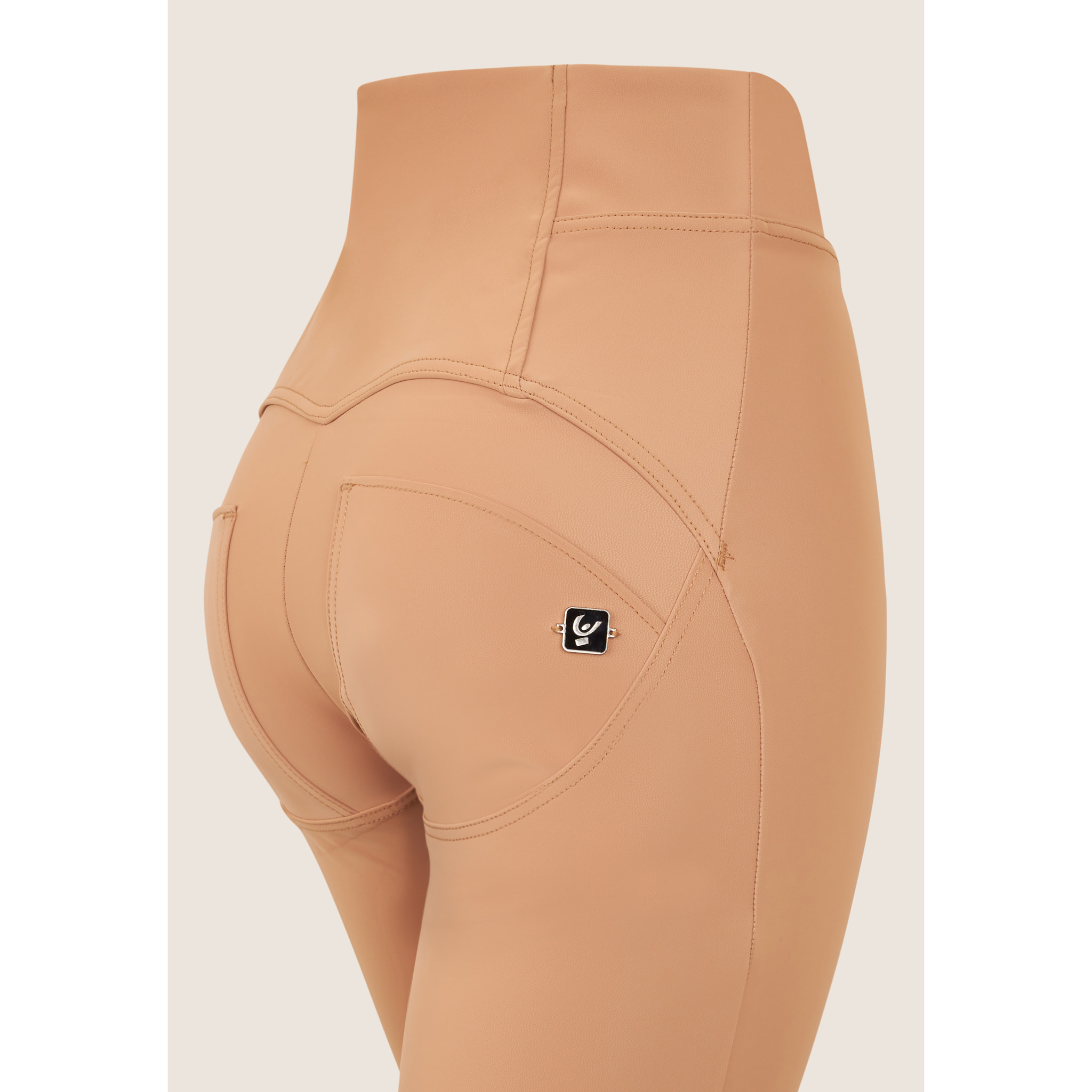 Pantaloni WR.UP® flare vita alta in similpelle wet effect