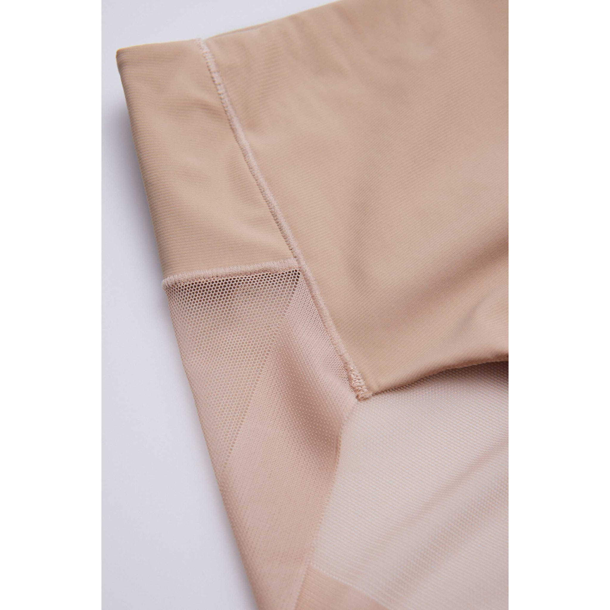 Slip riduttrice midi in tulle a compressione media beige