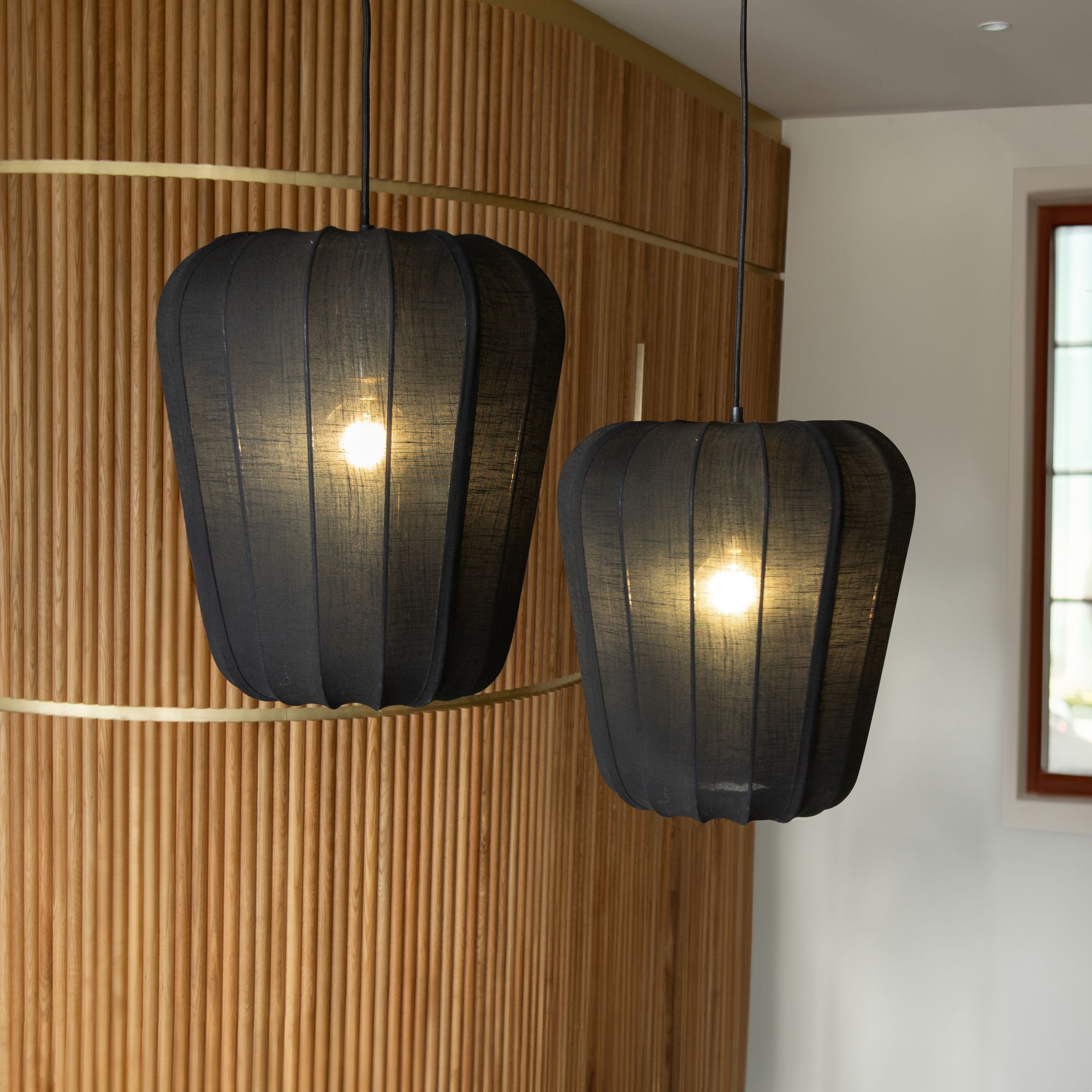 Suspension en coton noir et métal h39cm ALBA
