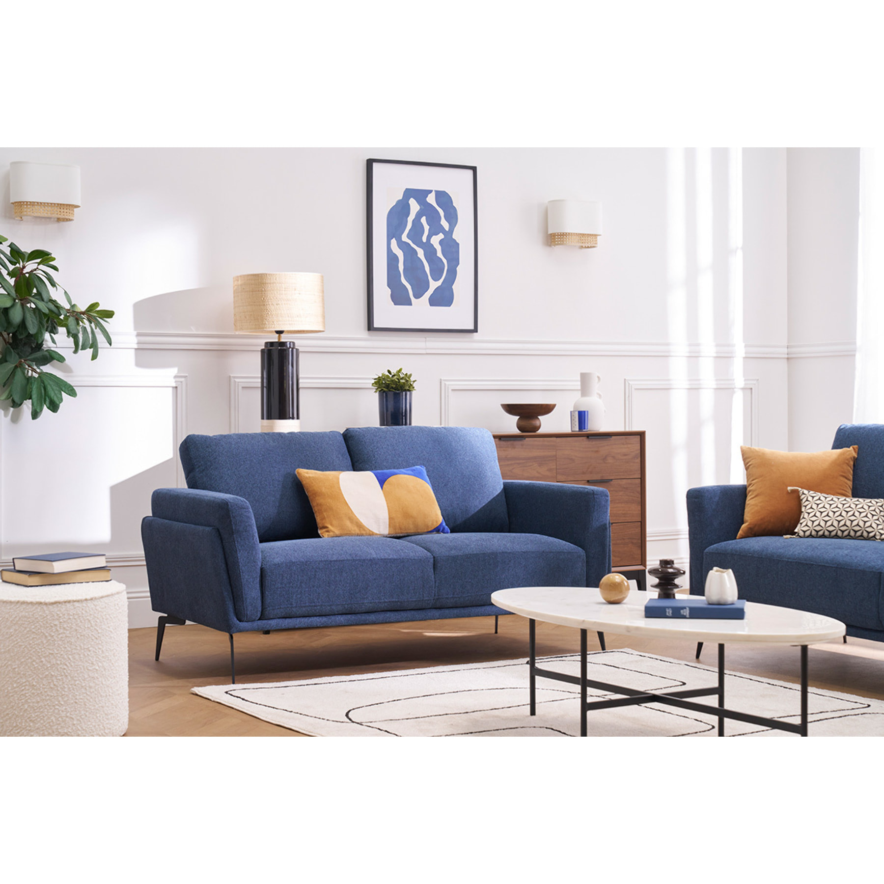 Canapé design 2 places en tissu effet velours texturé bleu foncé et métal noir MOSCO