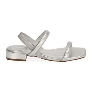 Sandalias planas plateadas laminadas