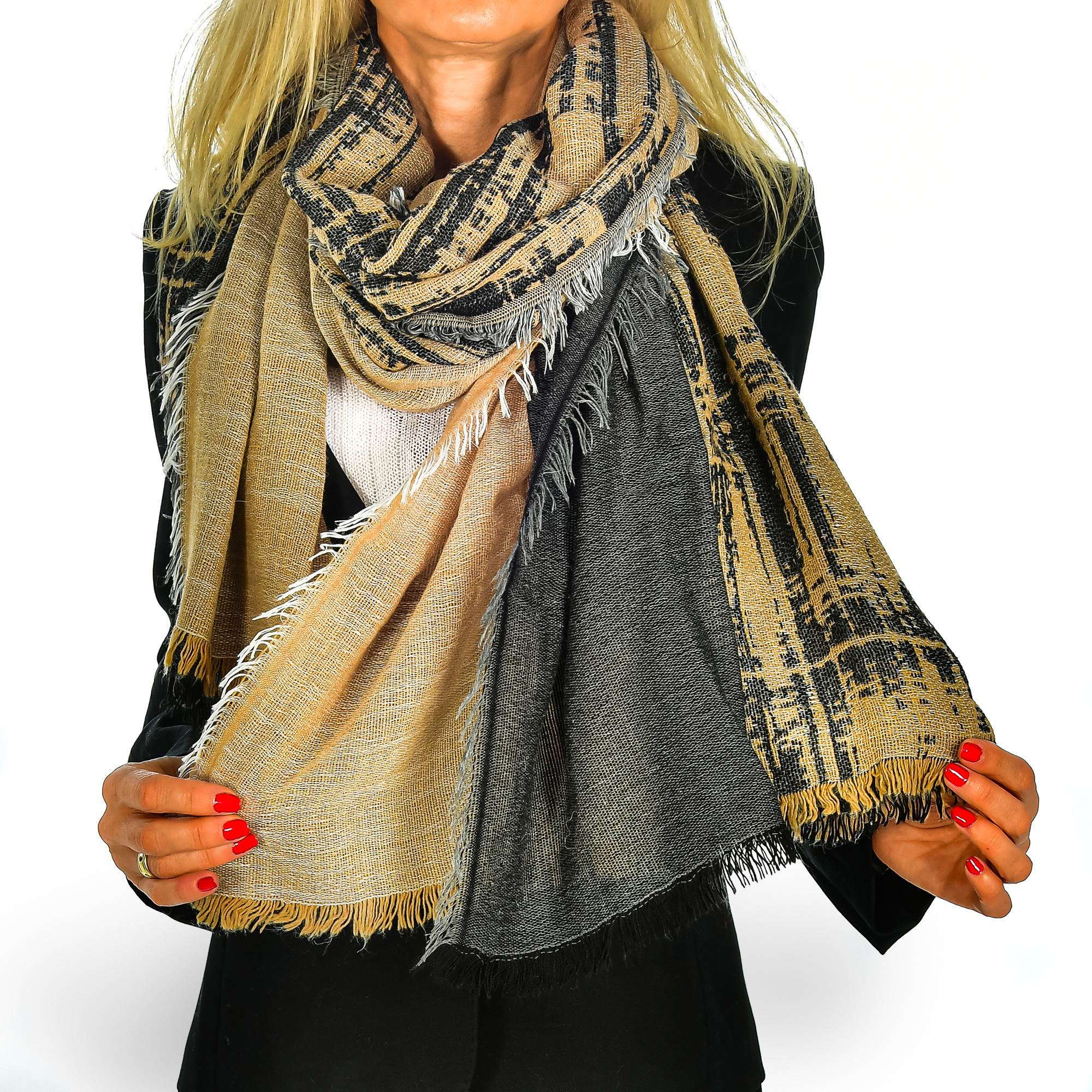 Sciarpa foulard dal design lineare, doppia patta, modal e lana. Fatto in Italia.